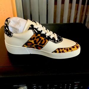 Kenneth Cole New York Women’s Kam Court Lace up Sneaker